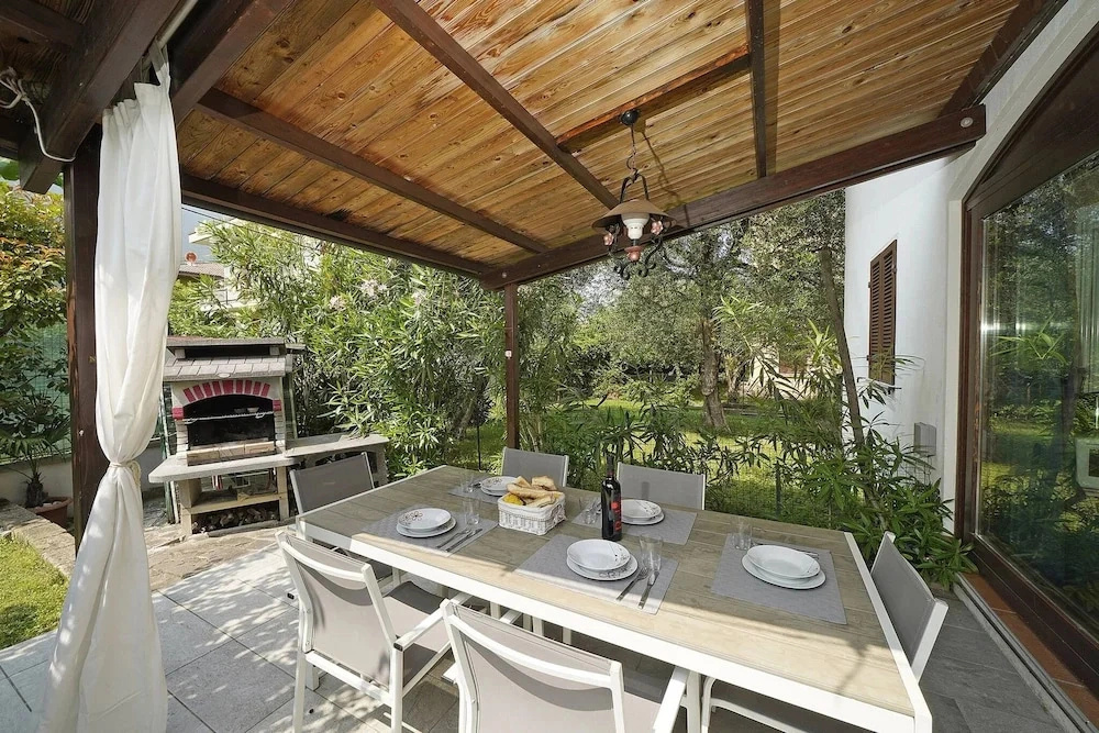 Casa Della Bougan-ville