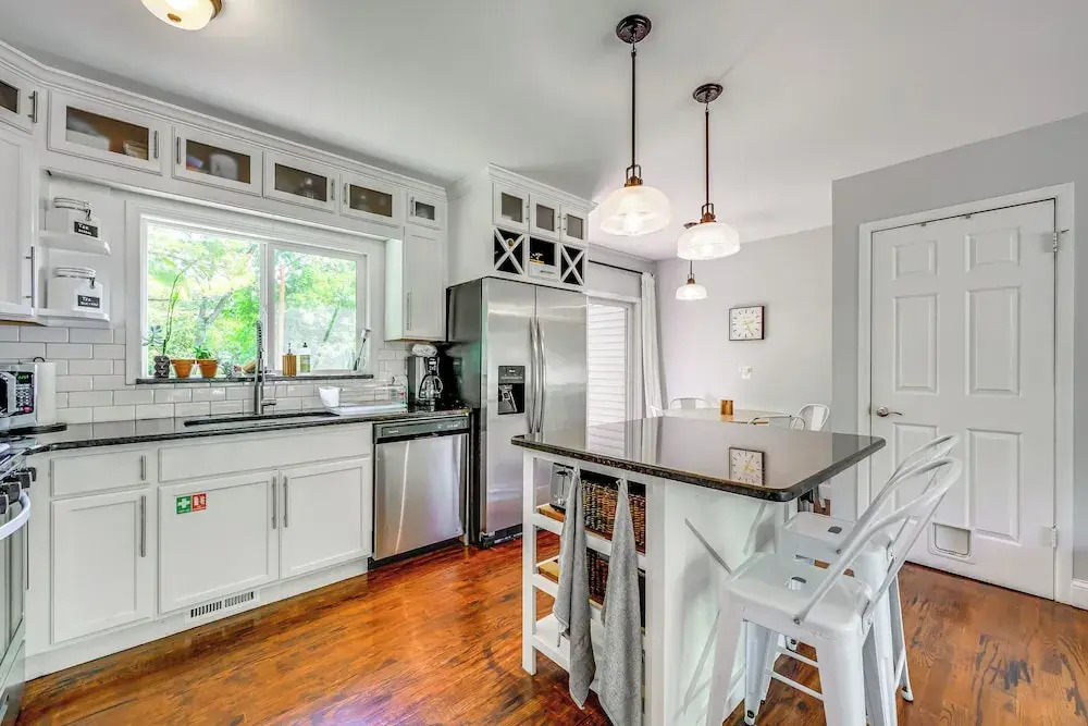 Charming Ann Arbor Getaway w/ Deck: Near Downtown!
