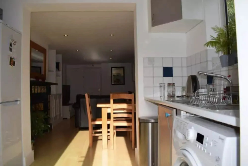 2 Bedroom Apartment Near Clapham Common