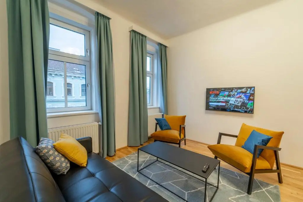 Generous Apartment next to the VIC/UNO