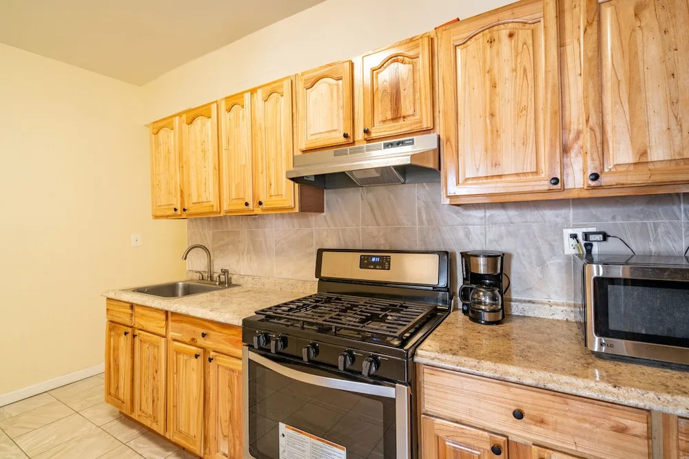 Empire Blvd Guest House