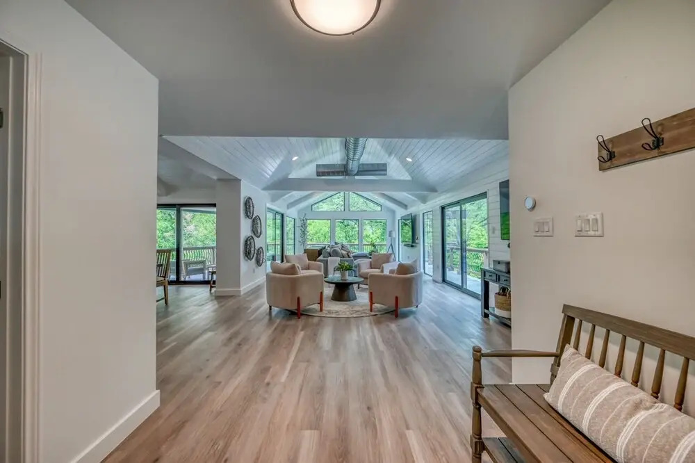 Luxury Riverfront Villa with Firepit & Gameroom
