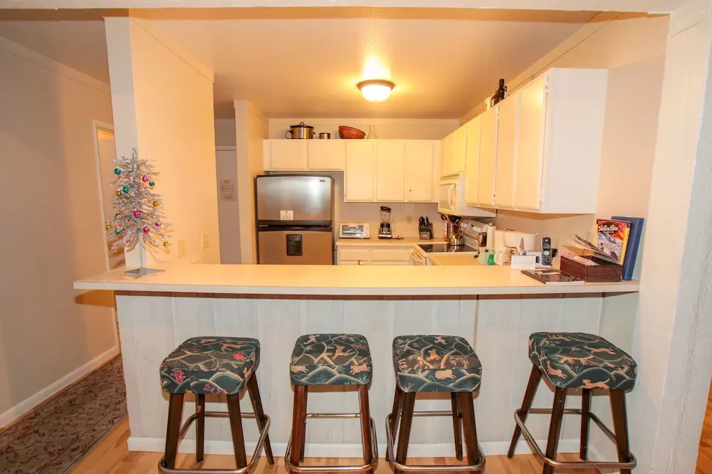 Mammoth Ski & Racquet Club #80 2 Bedrooms 2.5 Bathrooms Condo