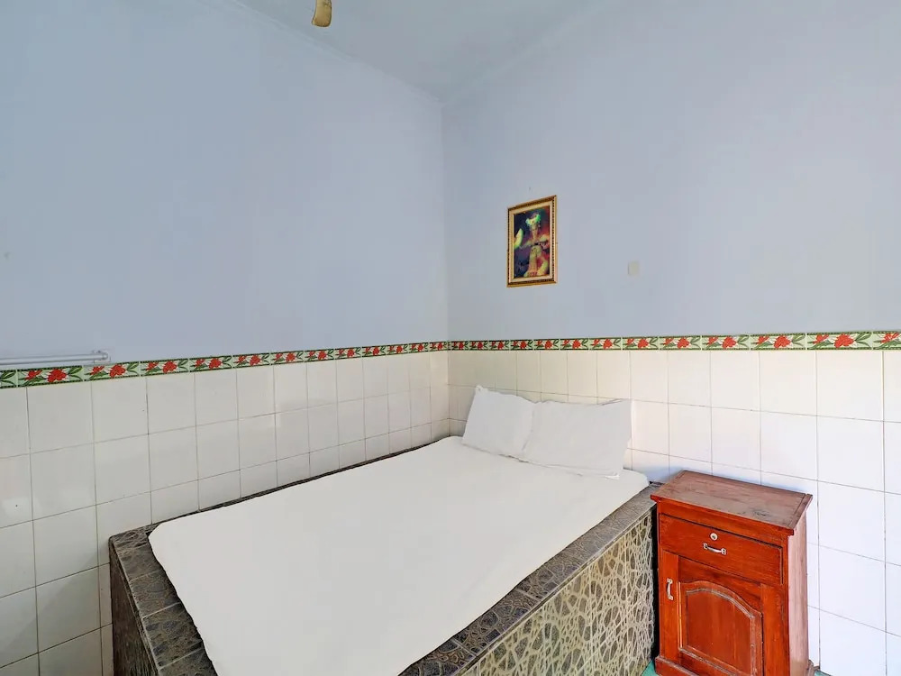 Hotel O Sekar Jagat Near Pantai Baluk Rening