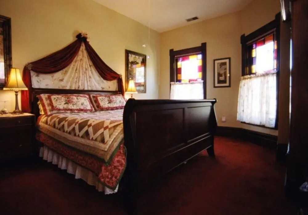 Kaleidoscope Inn & Gardens
