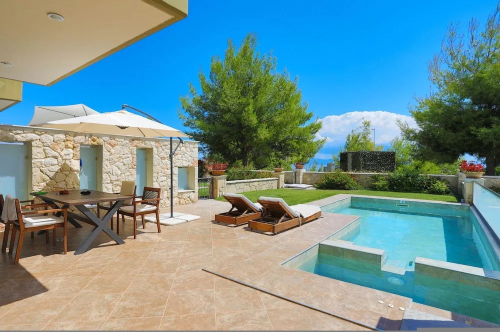Sunny Villa Epta