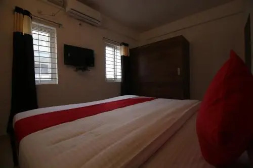 OYO 28285 Maruthi- Luxury Rooms
