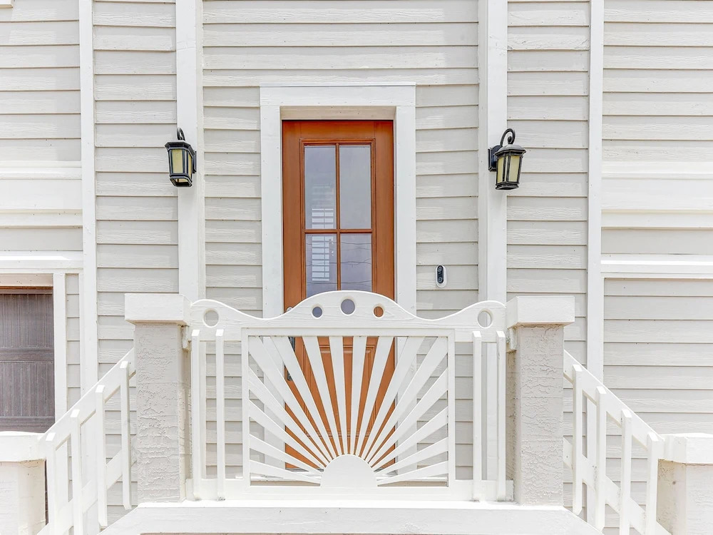 Sun And Surf - Four Bedroom Home