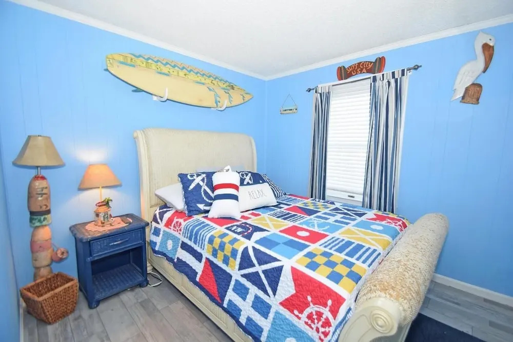 Twin Tree Road 511 3 Bedroom Home by RedAwning