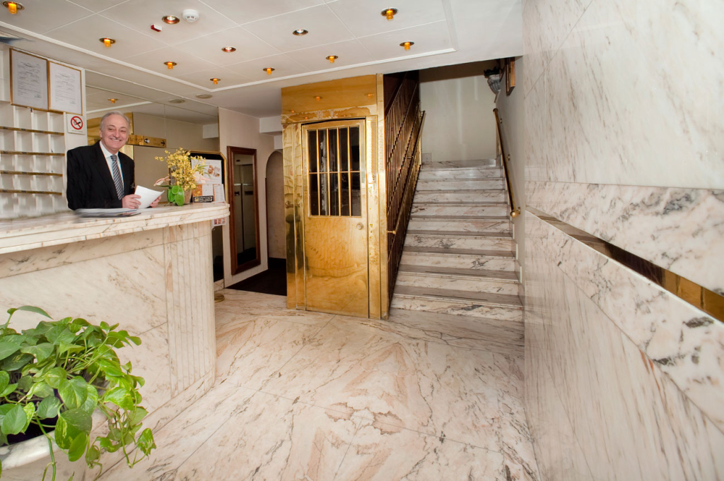 Hotel Tritone