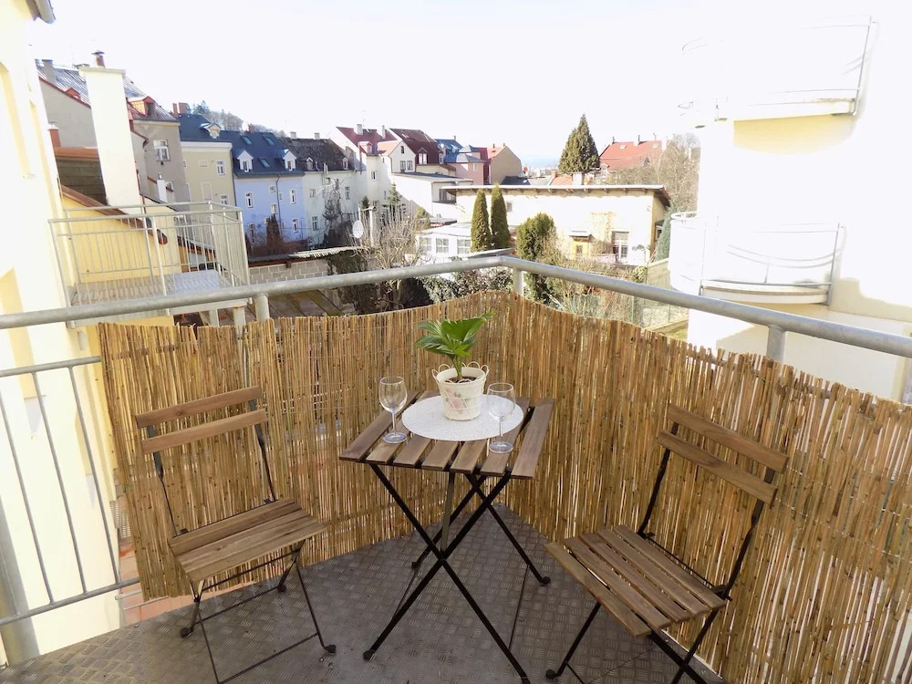 Karlsbad Apartments