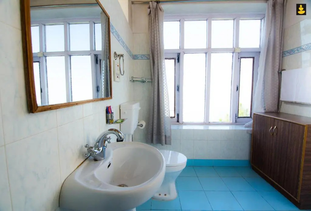LivingStone 2BHK Cozy Homestay in Kasauli Hills