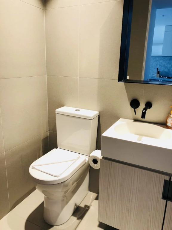 LVL 11 Cosy Apartment Near Lygon St