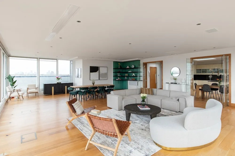 The Canary Wharf Secret - Glamorous 2bdr Flat w Terrace and Parking