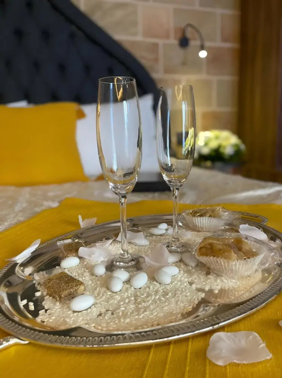 Utopia Luxury Suites - Old Town