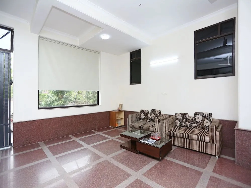 OYO 15822 Ryan Residency