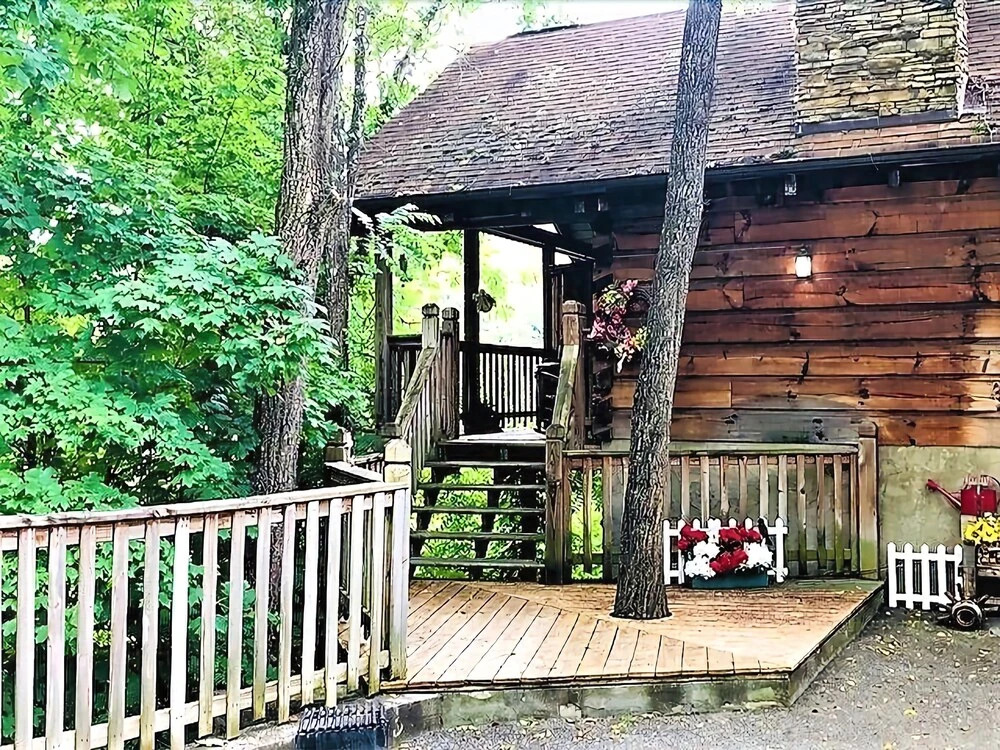 Country Charm - Studio Cabin