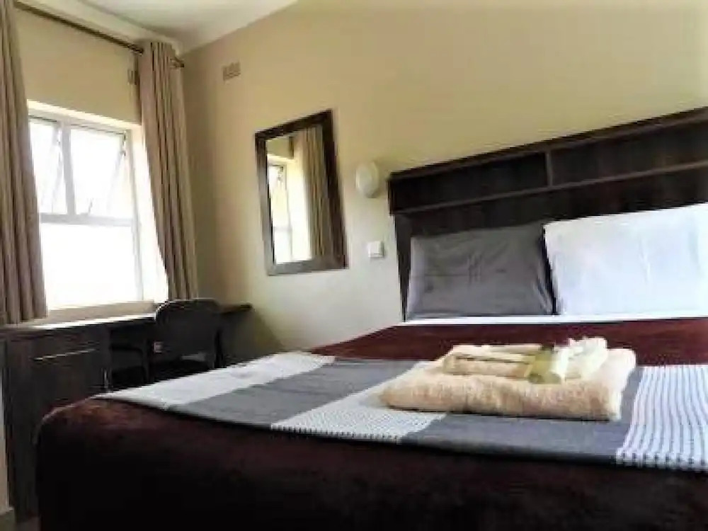 2 Bedroomed Apartment With En-suite and Kitchenette - 2067