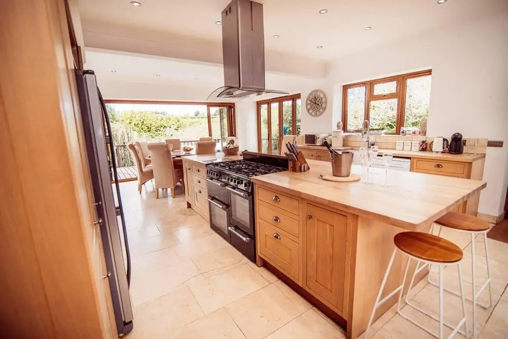 Threeways Retreat With Heated Swimming Pool