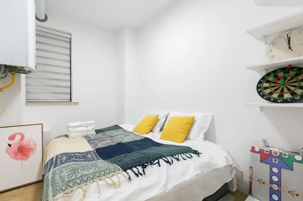 Henry's Apartment- Xujiahui Road