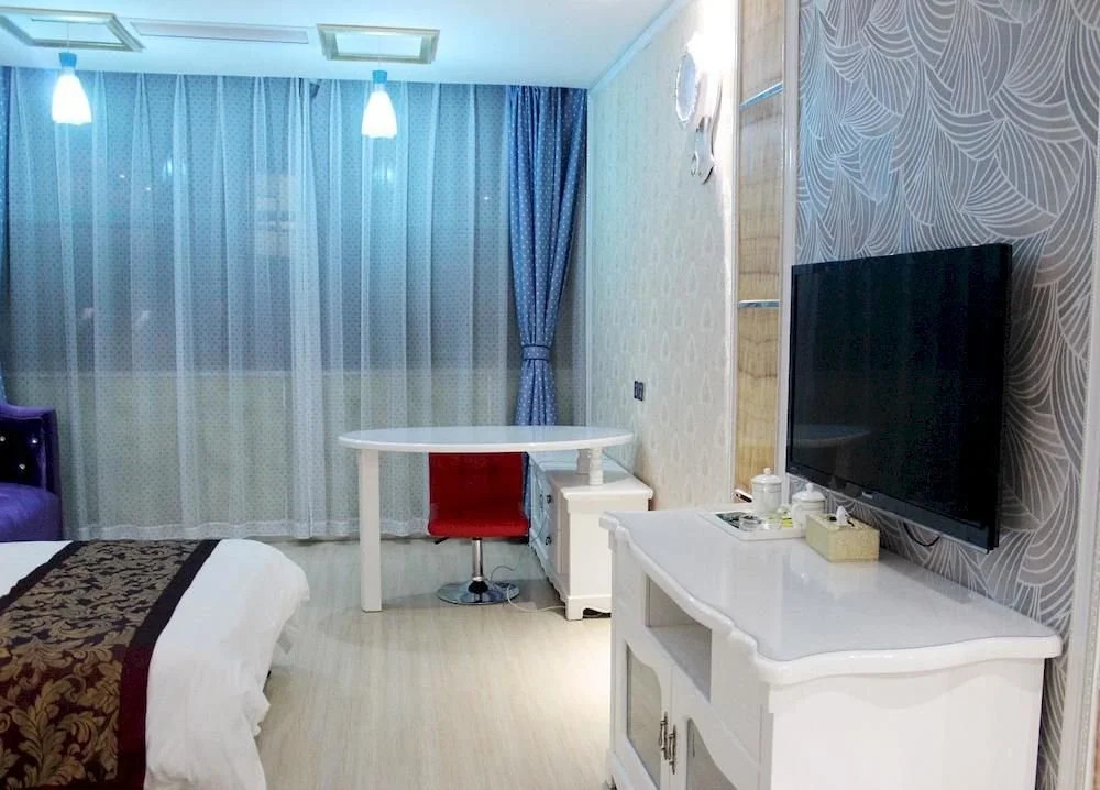 Aoyue Fashion Holiday Hotel