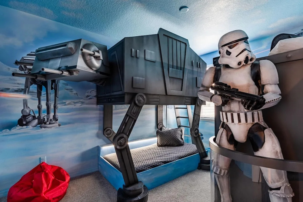 Sr007v: 9 Bed, Star Wars, Toy Story, Ping Pong