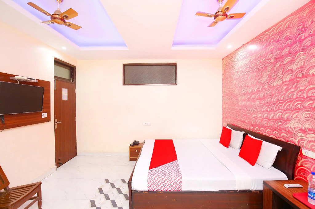 OYO Flagship 5375 Hotel White House
