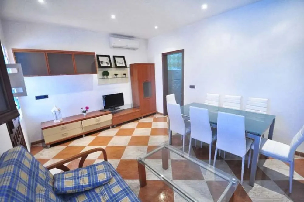 Villa Vista a la Piscina Para 6 Personas en Miami Playa