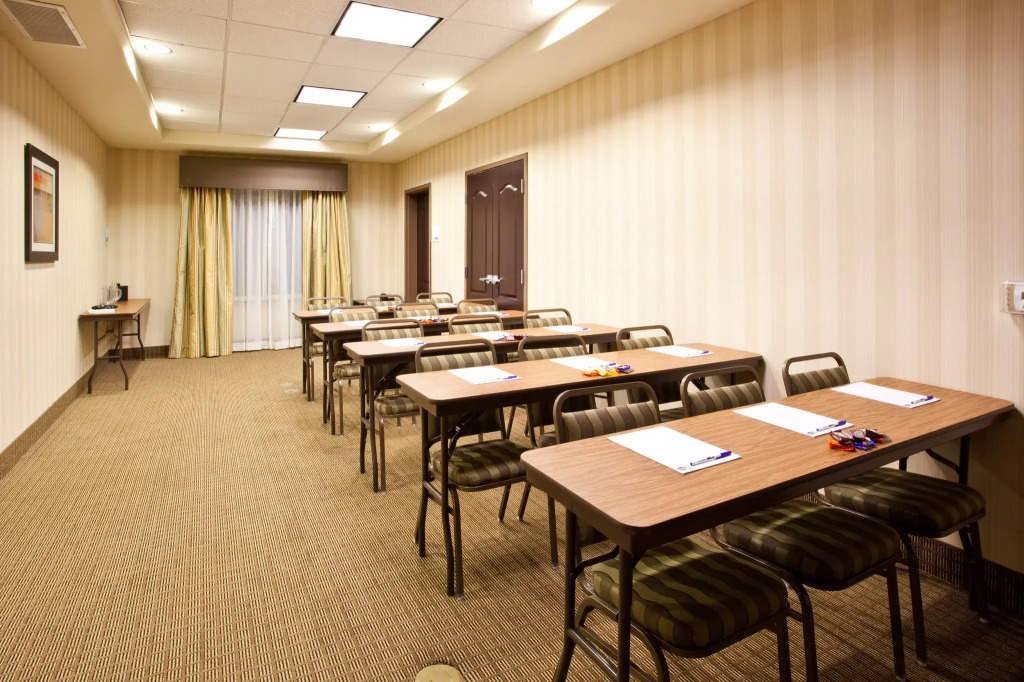 Holiday Inn Express Fresno South by IHG