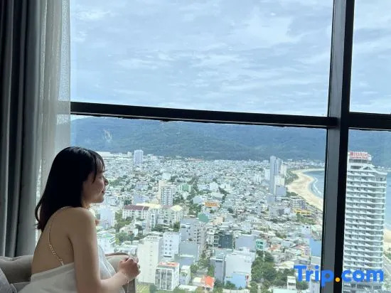 Luxury Ocean View Suites_My Khe Beach_Hinata Apartment