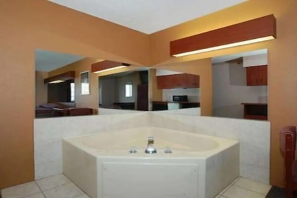 St Clair Inn and Suites