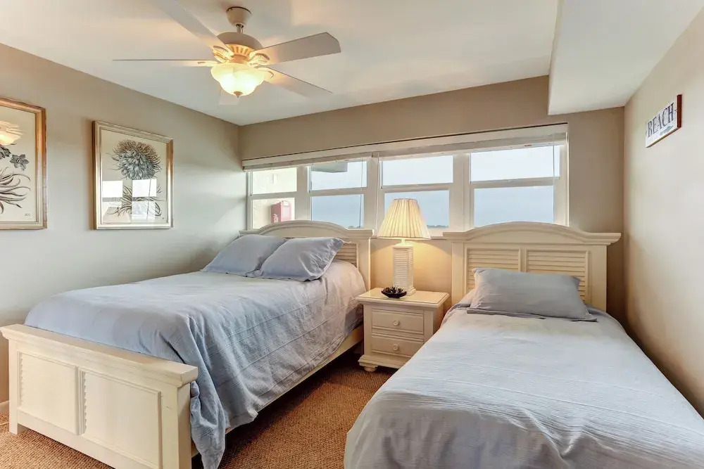 7th Floor, Corner Property on the top Floor With Easy Beach Access Exclusive Fishing Pier