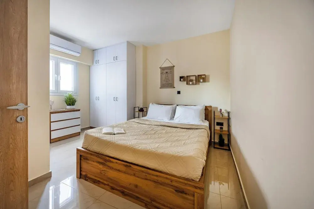 74 Prokymea- Steps From the Sea, Downtown, Balcony