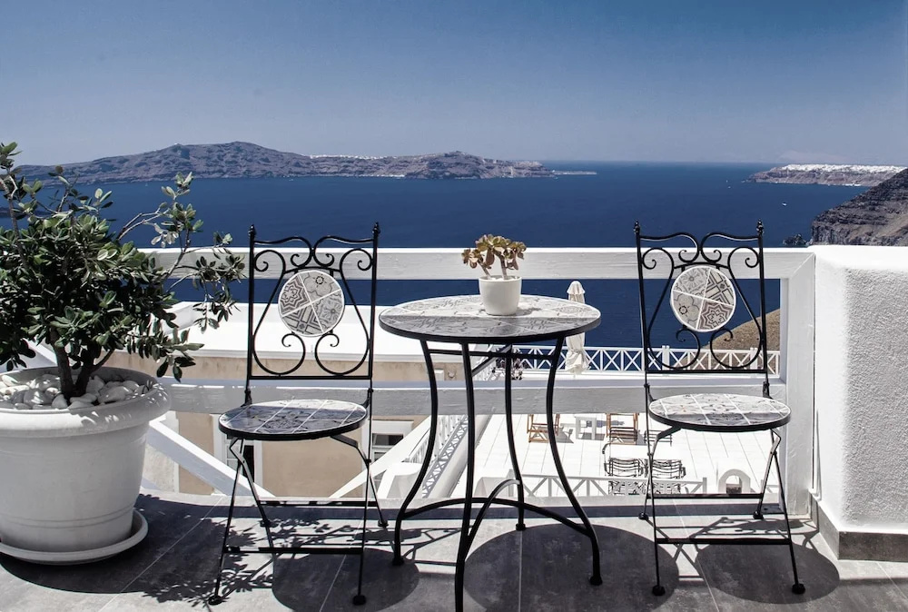 Hotel Thireas