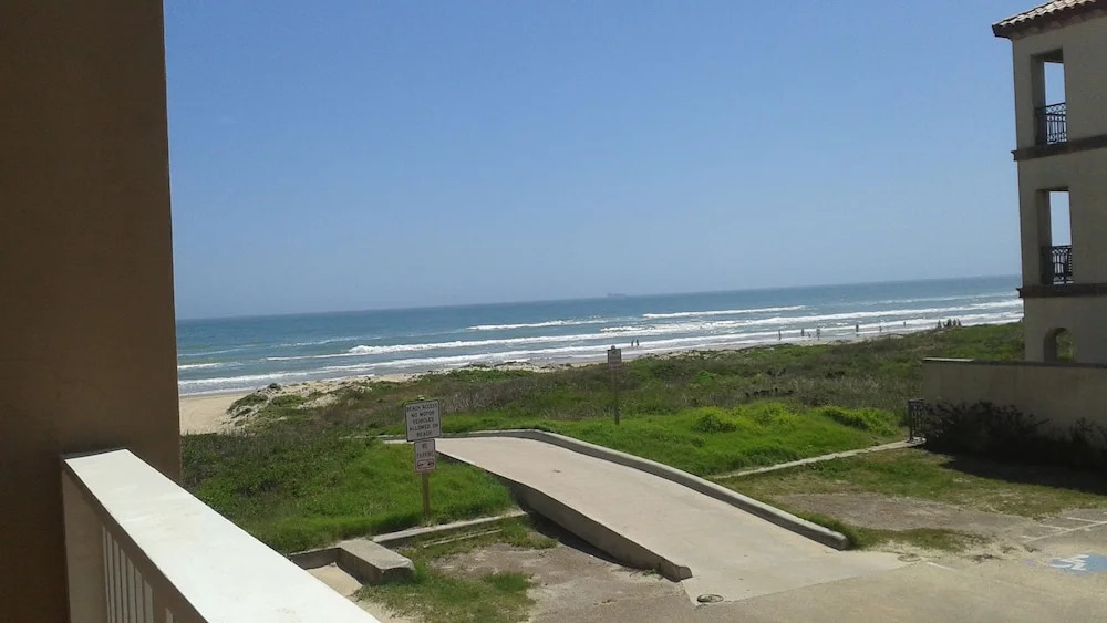 Ocean View Townhomes by Fountain Vista