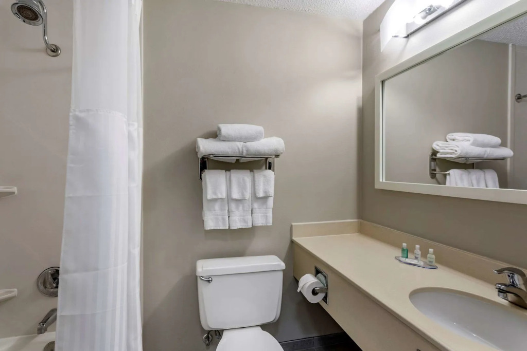 Clarion Inn