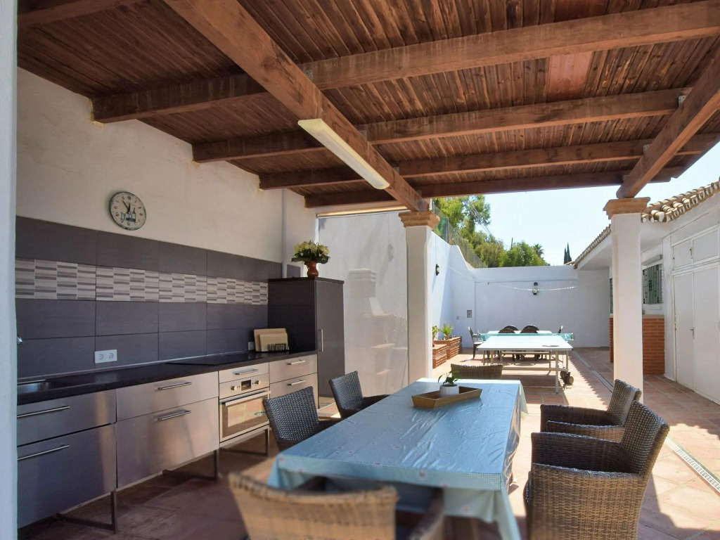 Homely holiday home in Benalmádena with private swimming pool