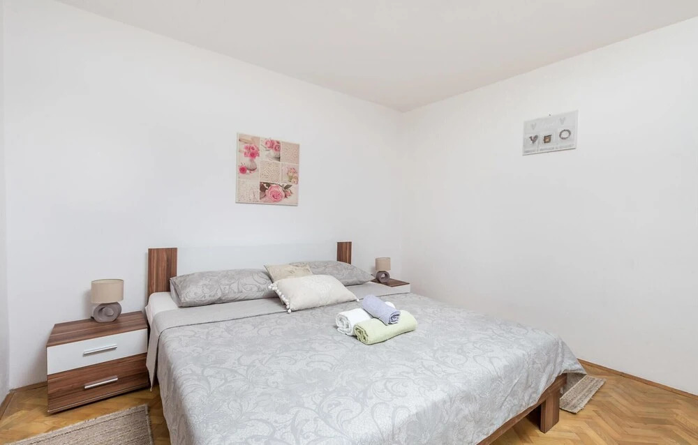 Nice Home in Pag With Wifi and 5 Bedrooms