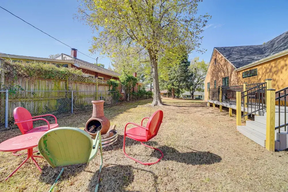< 9 Mi to Dtwn Tulsa: Lovely Home w/ Yard & Deck!