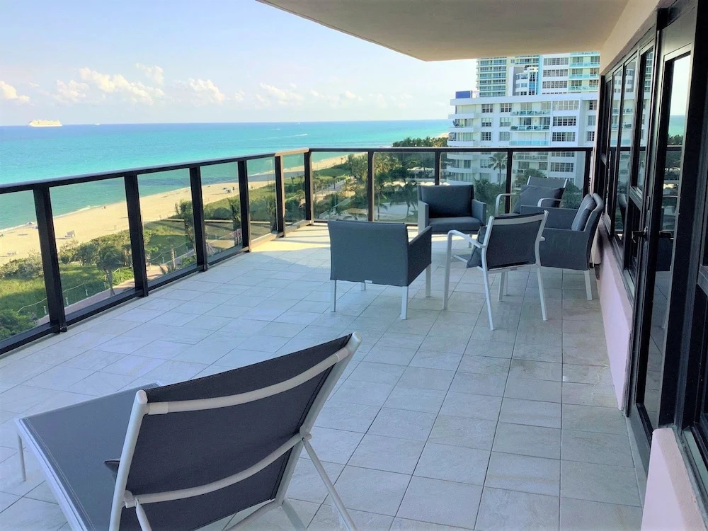 Presidential Royale Direct Oceanfront Brand NEW Apartment - 1001