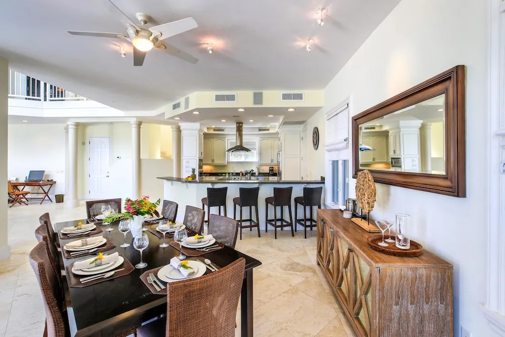 Cobalt Villa - Four Bedroom Home