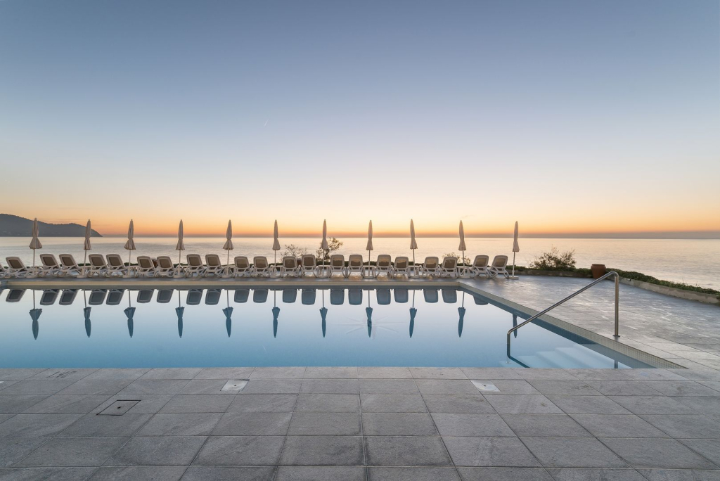 Hotel Atolon & Kaafu Beach Club