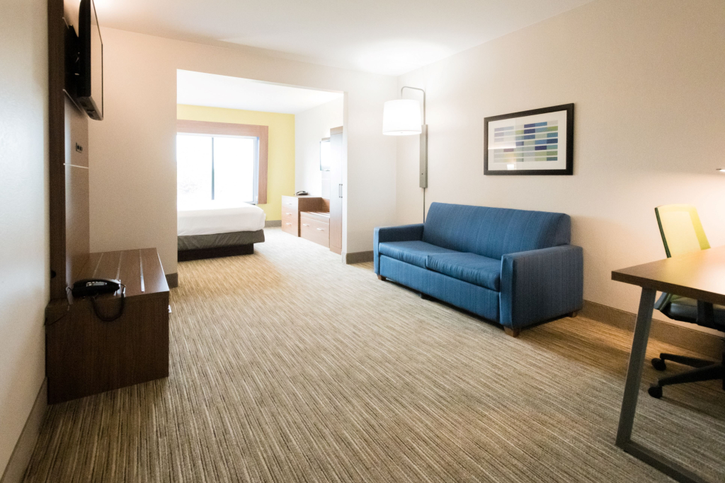 Holiday Inn Express & Suites Lexington North West-The Vineyard by IHG