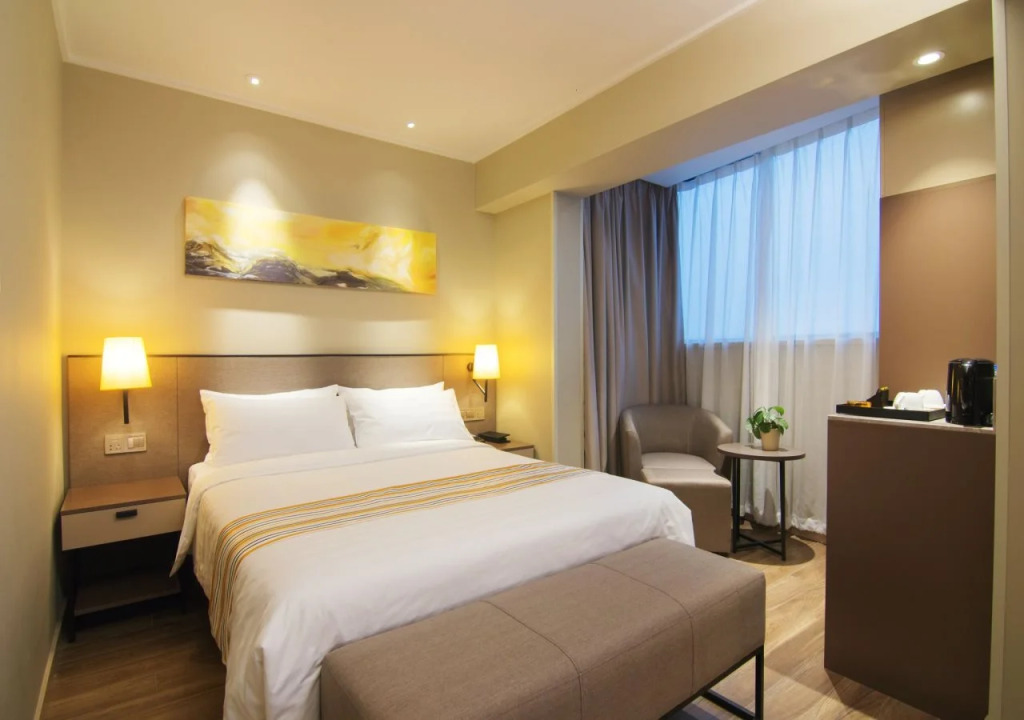 Motel (Shanghai Lujiazui Yushan Road Yuanshen Sports Center)
