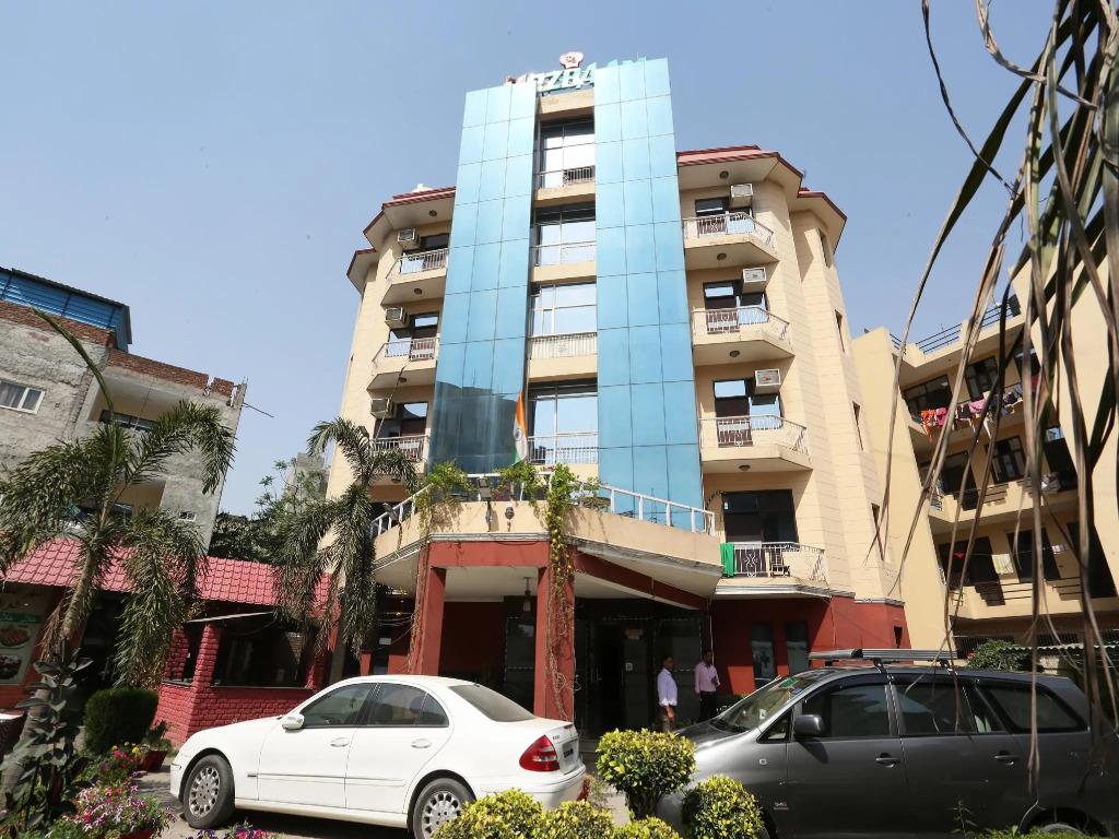 OYO 23478 Hotel Kamran Residency