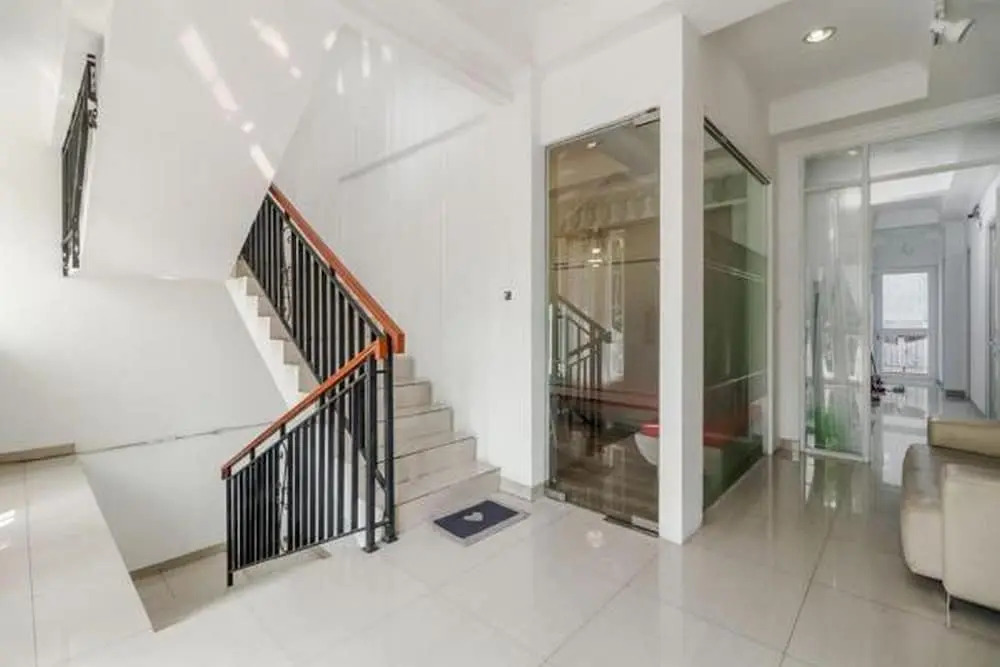 RedDoorz Syariah Plus near Pancoran 2