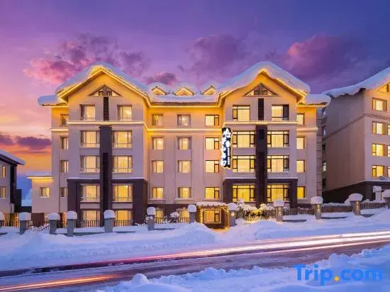 Mid Mountain and White Homestay (Bei Scenic Area Hub Store)