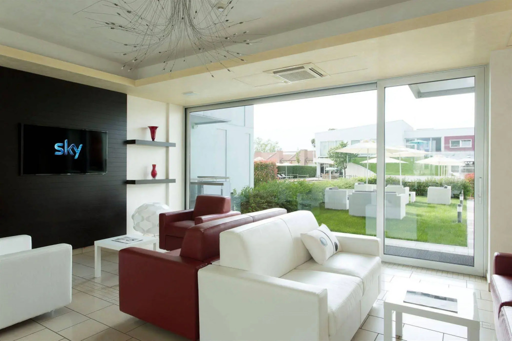 Domino Suite Hotel & Residence