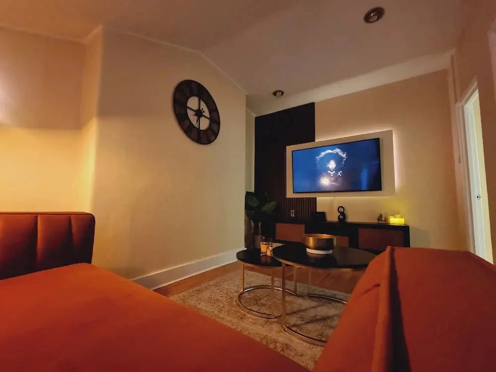 Charming London Apartment With 2 Bedrooms
