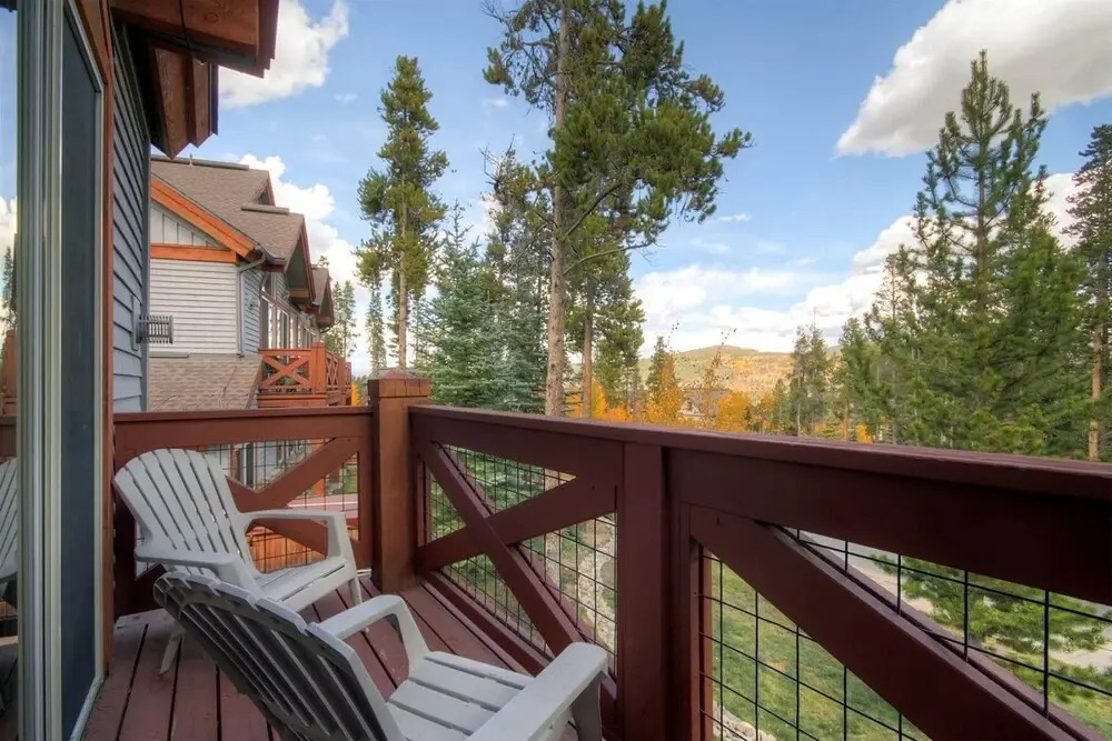 Ski-in/ski-out 3 Bedroom Townhome at Snowflake Lift With Private Hot Tub
